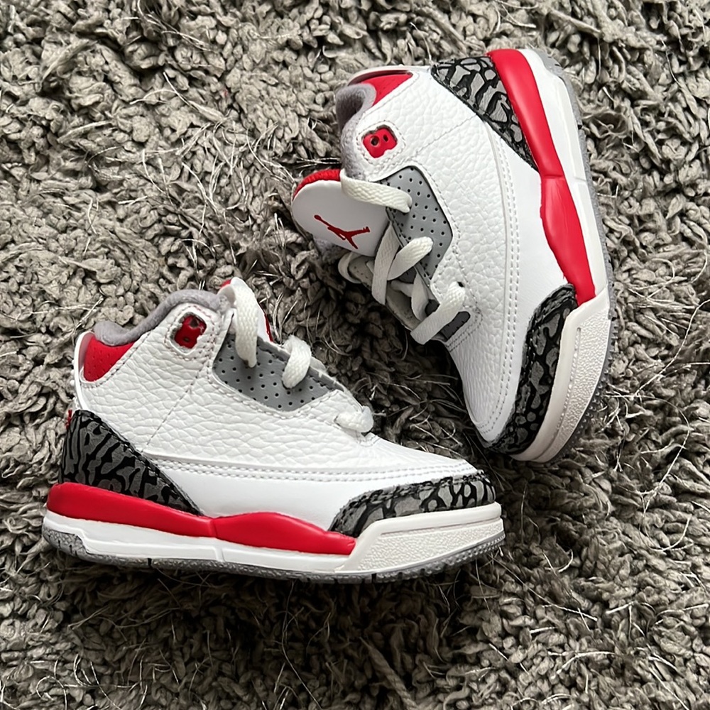 Jordan 4 - Picture 2 of 6